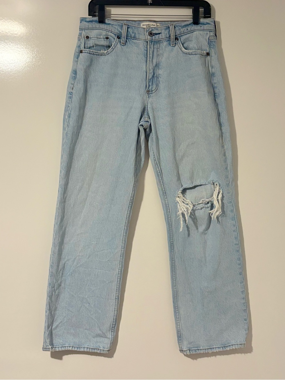 Abercrombie Curve Love Baggy Low Rise Jeans 27 Short Light Wash Distressed
